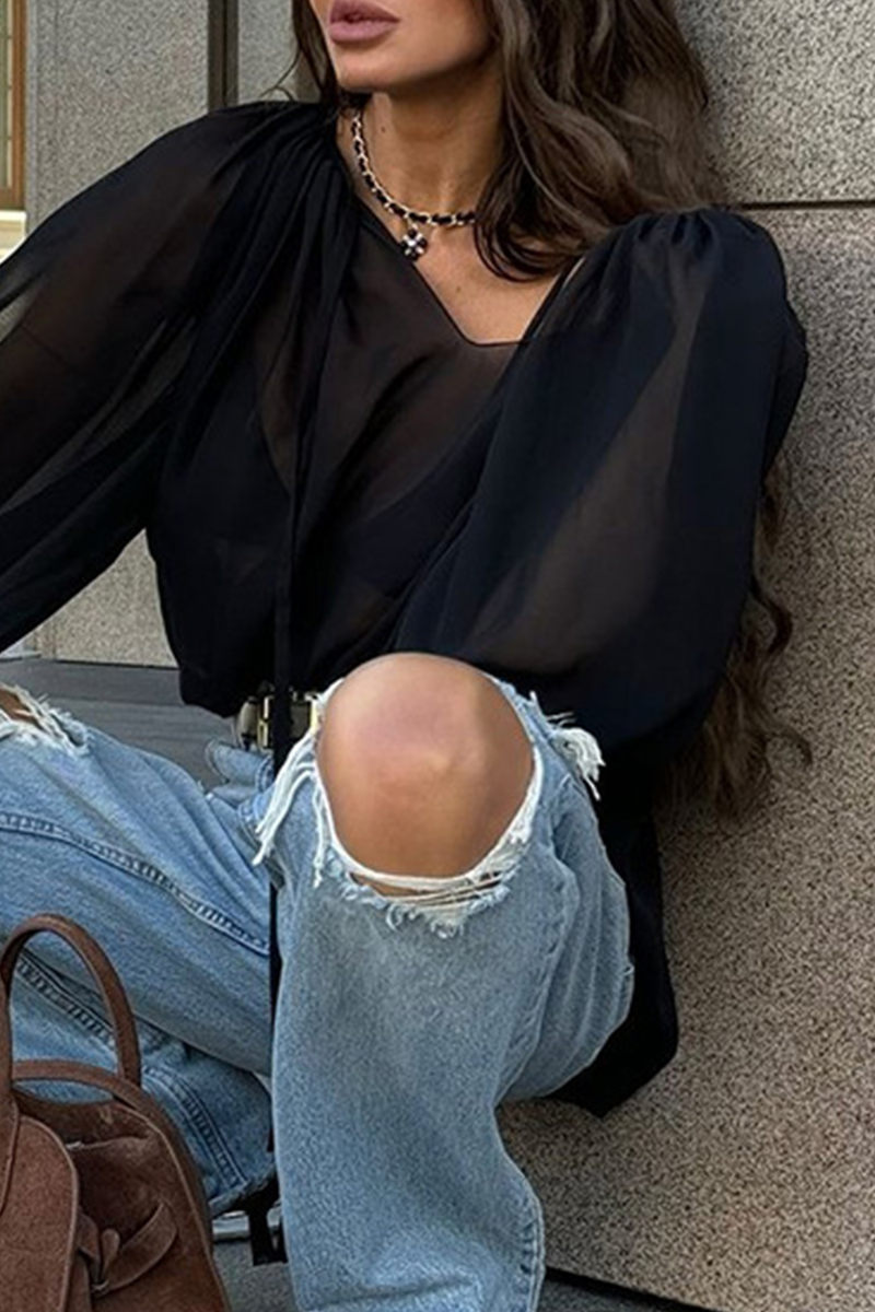 Sophisticated Blouse with a Clean Classic Look