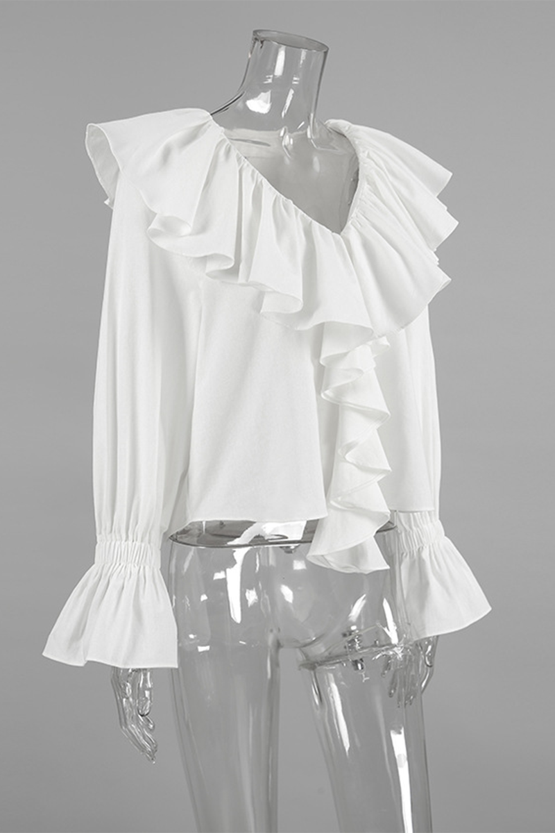 Gracefully Styled Blouse for Any Occasion