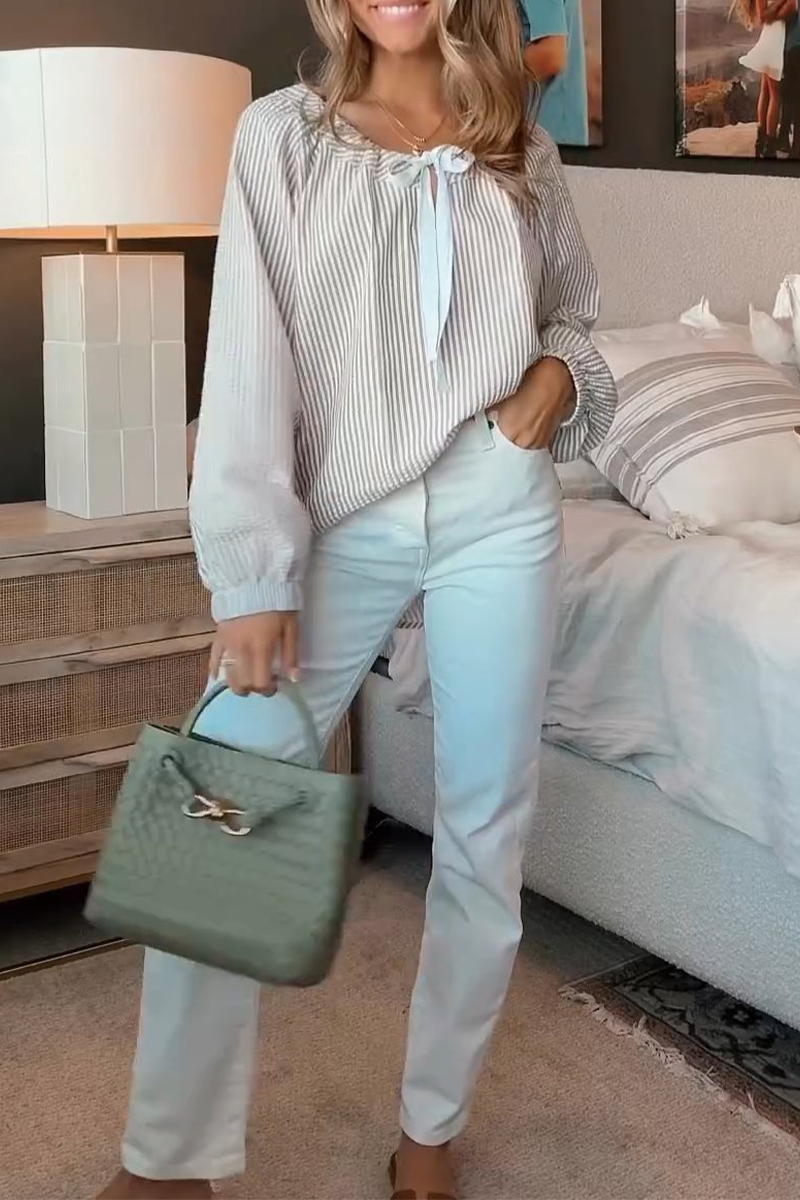 Classic Vintage Blouse with a Flattering Fit