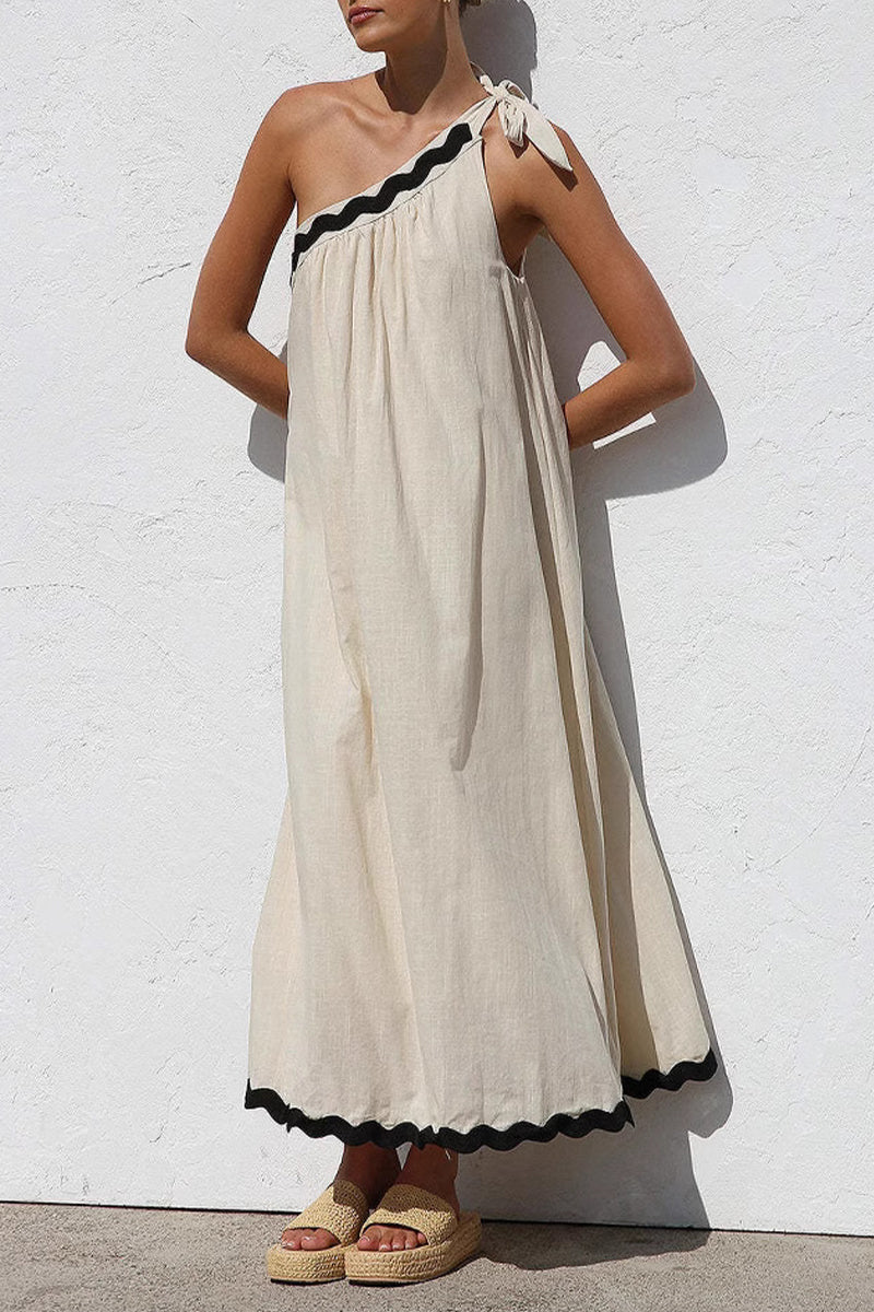 Beautifully Finished Dress in a Timeless Design