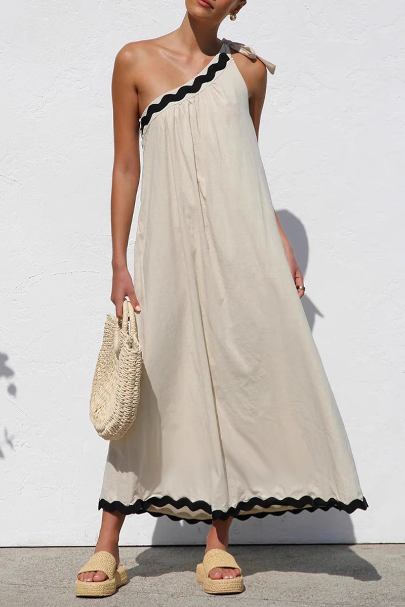 Beautifully Finished Dress in a Timeless Design