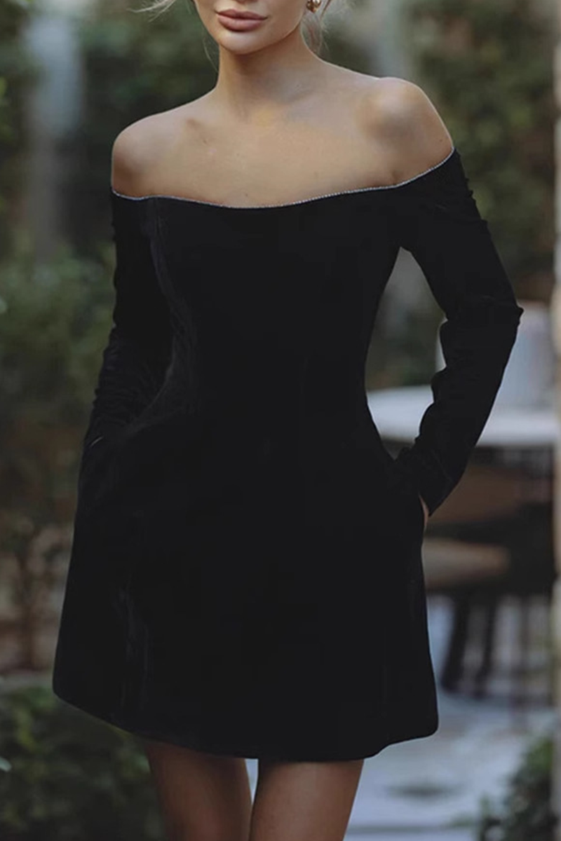Beautifully Finished Dress in a Timeless Design