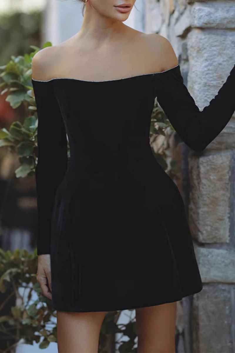 Beautifully Finished Dress in a Timeless Design