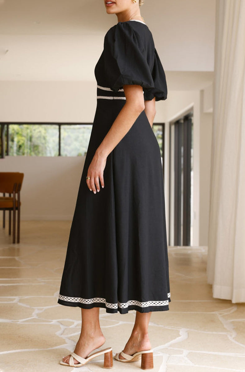 Classic Vintage Dress with a Flattering Fit