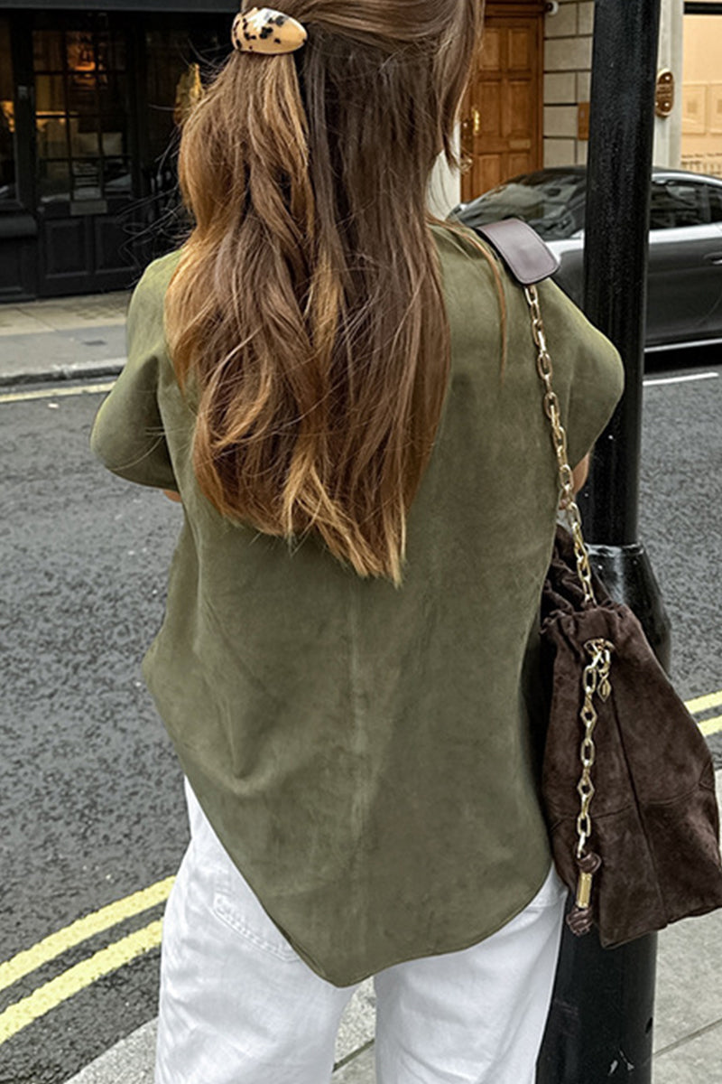 Effortlessly Elegant Blouse with a Timeless Design