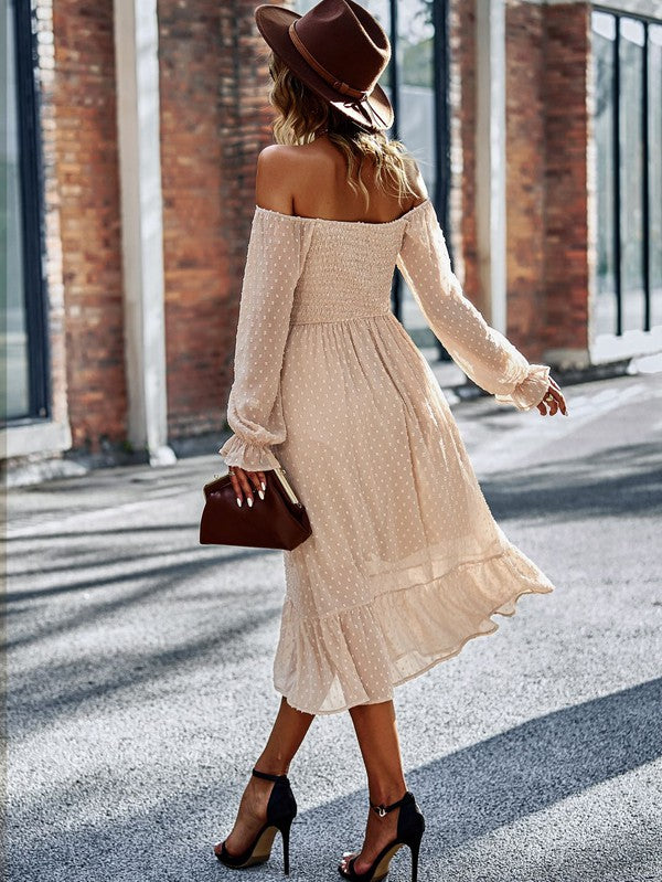 Gracefully Styled Dress for Any Occasion