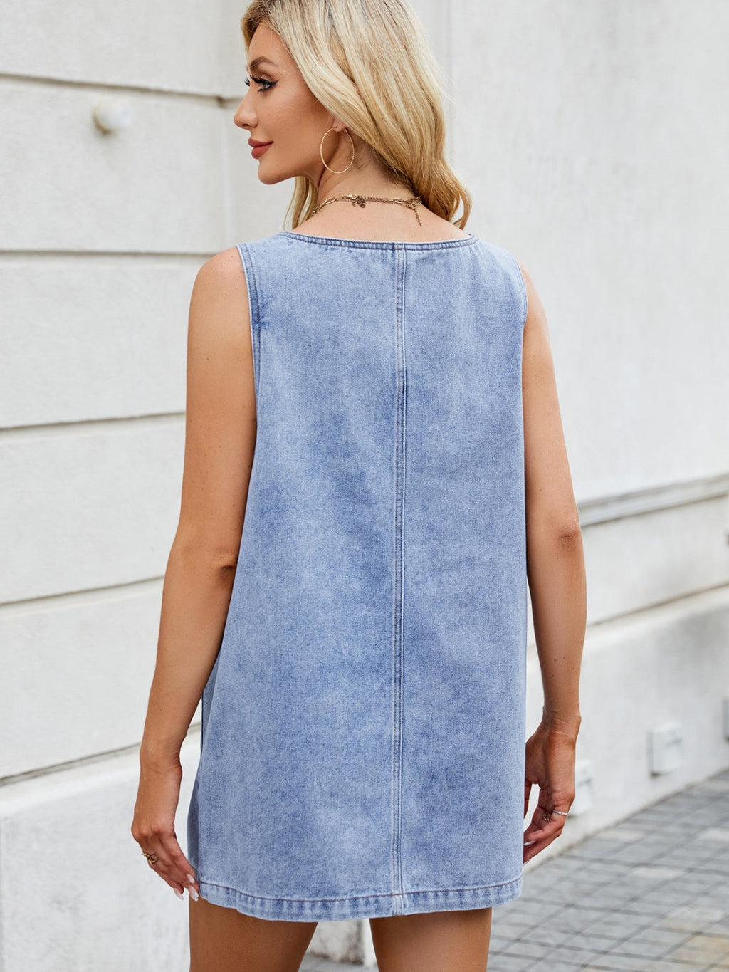 Sophisticated Dress with a Clean Classic Look