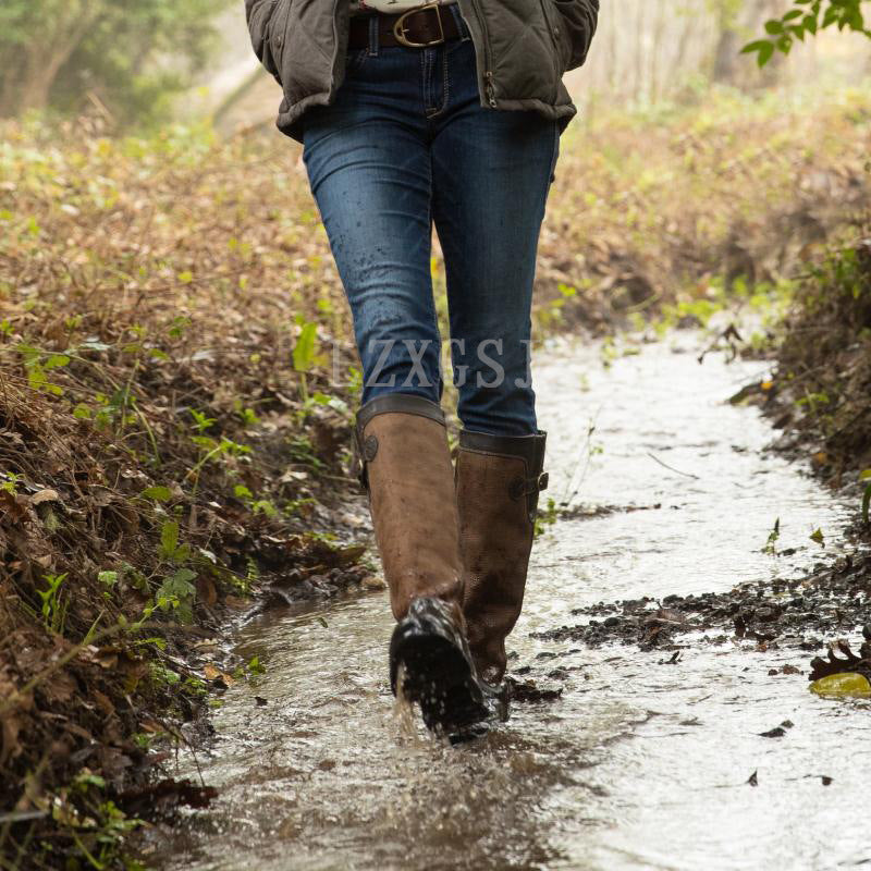 Graceful Orthopedic Boots for Modern Look