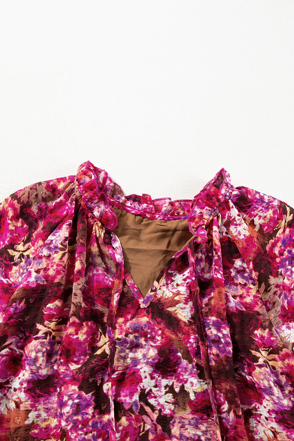 Effortlessly Elegant Blouse with a Timeless Design