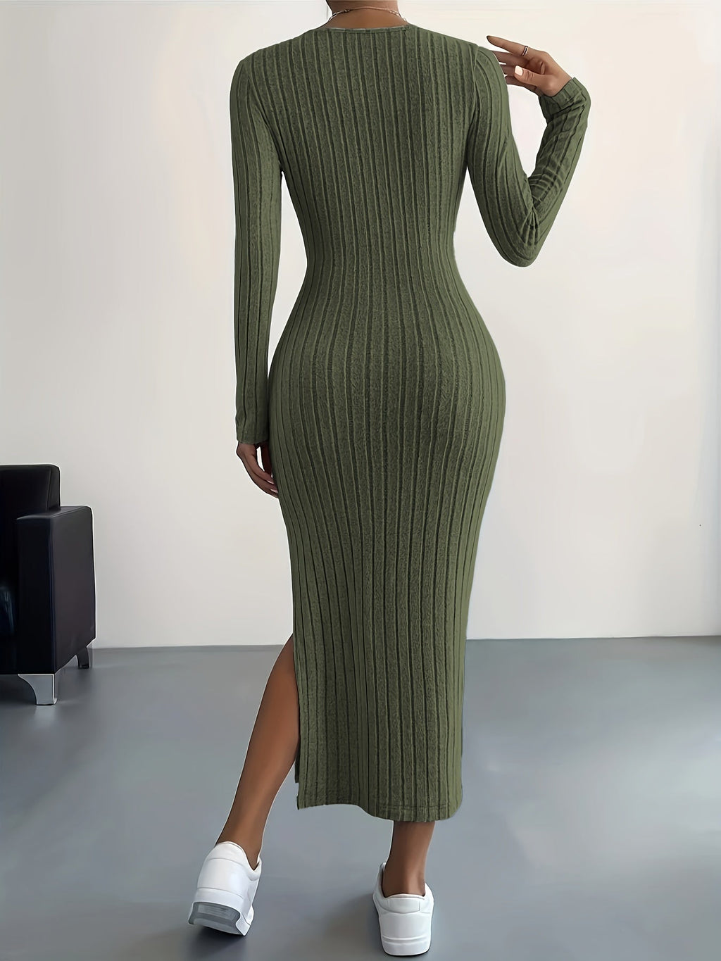Classic Vintage Dress with a Flattering Fit