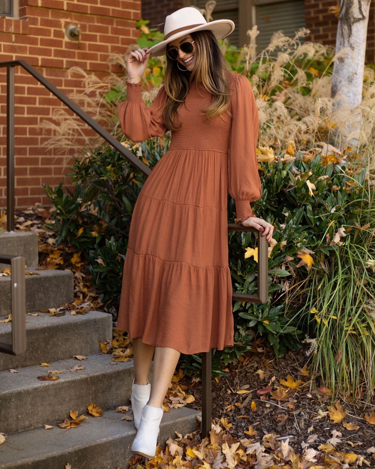 Well Tailored Dress with a Graceful Silhouette