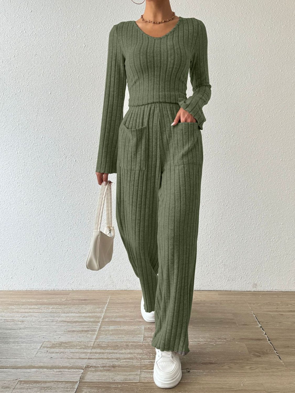 Sophisticated Trousers with a Clean Classic Look