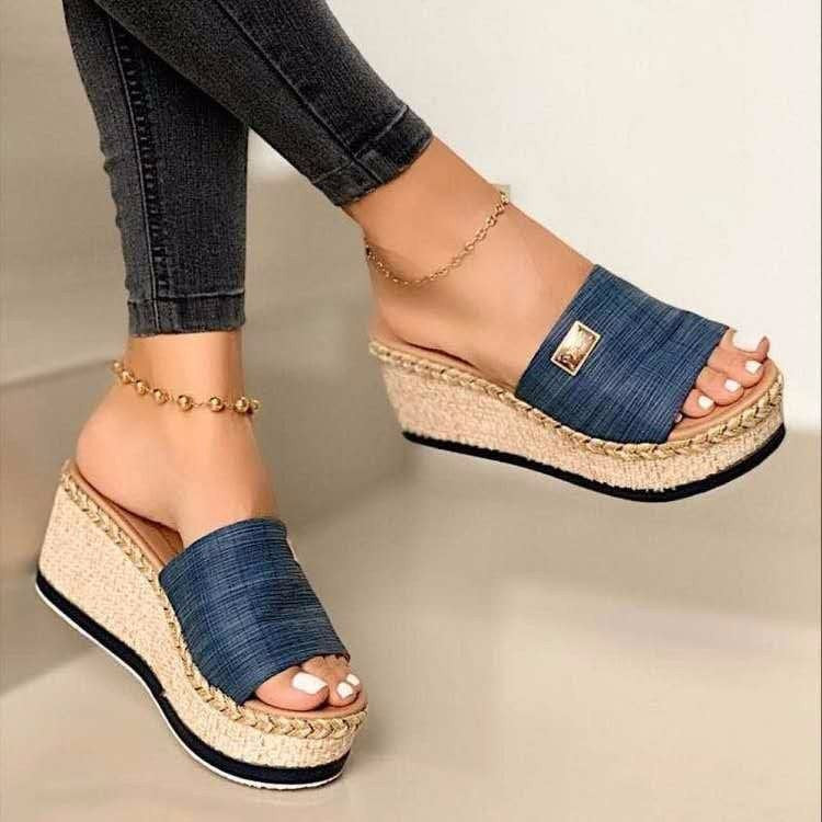 Graceful Orthopedic Sandals for Modern Look
