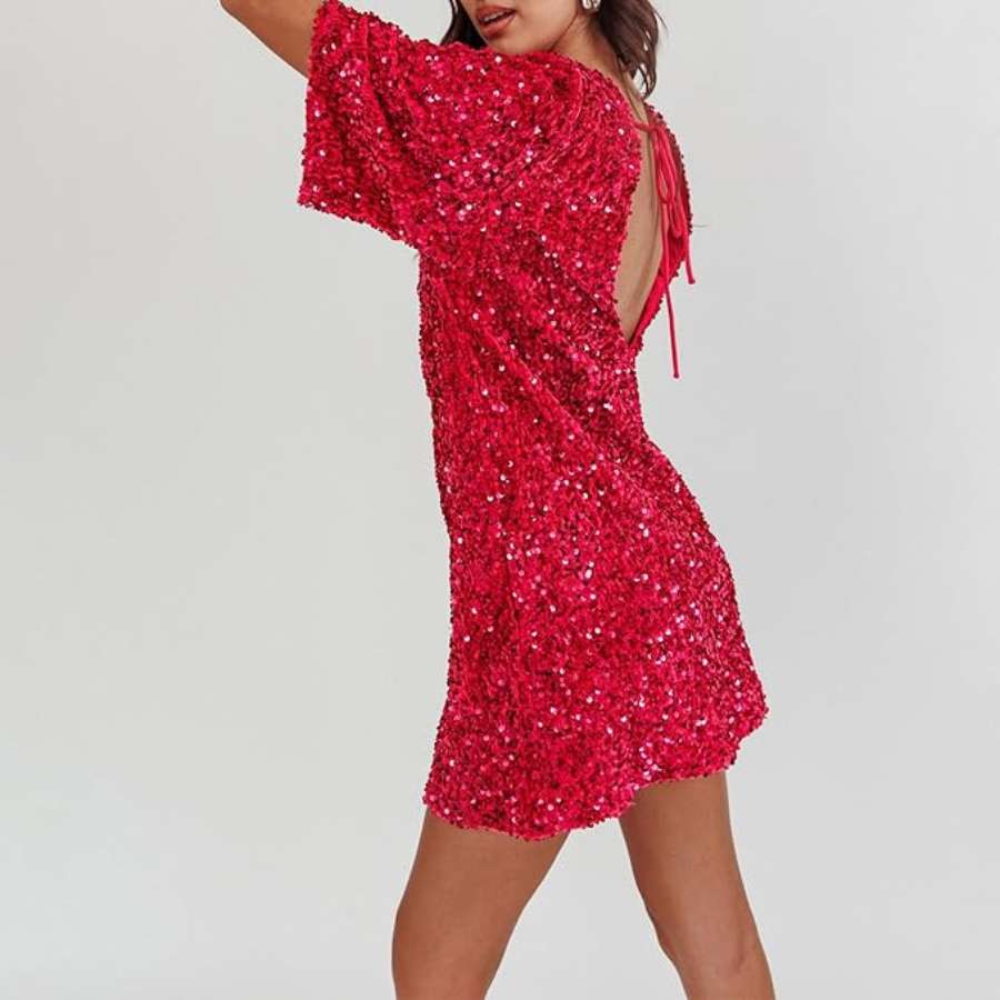 Beautifully Finished Dress in a Timeless Design