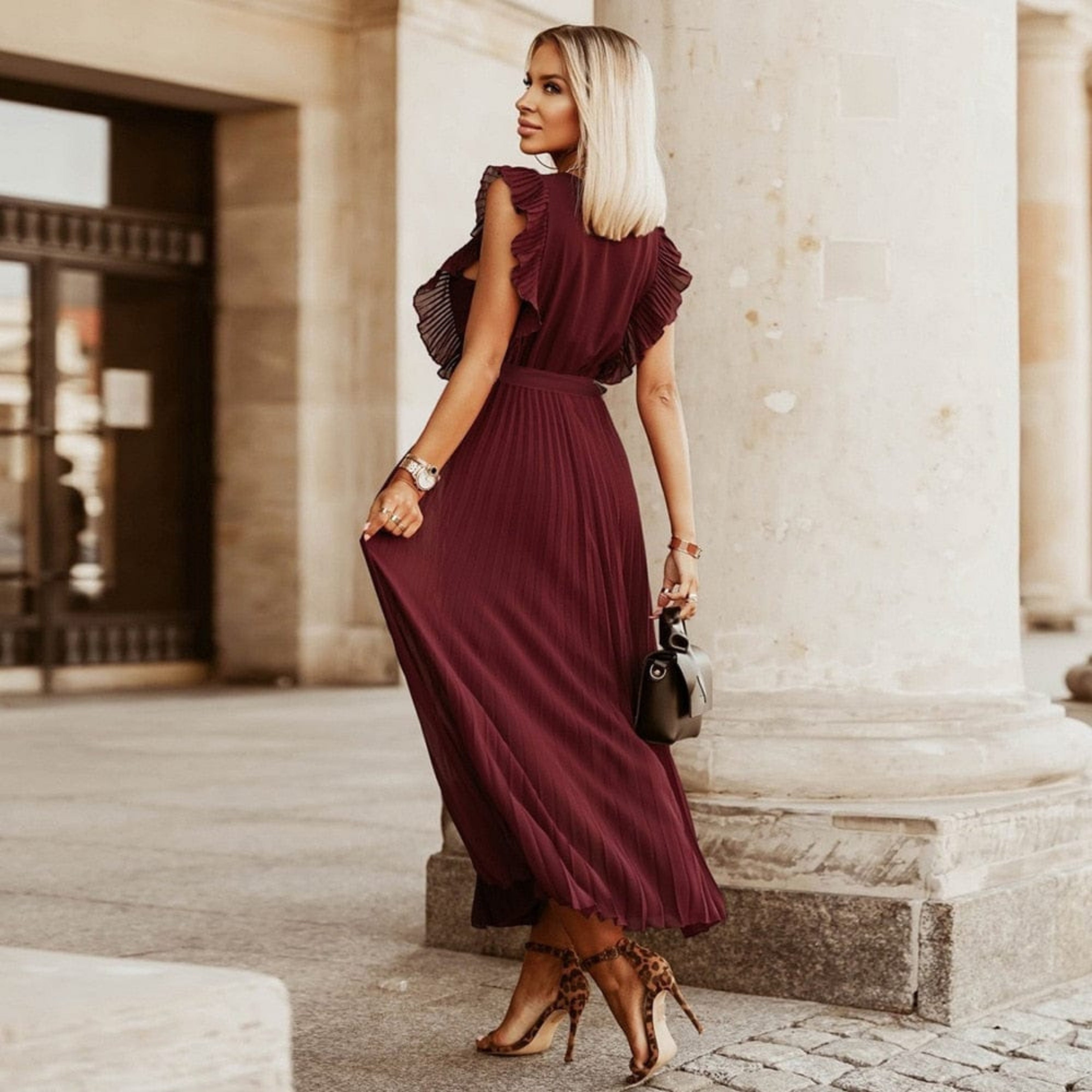 Classic Vintage Dress with a Flattering Fit