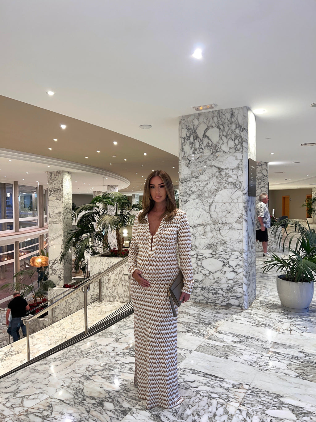 Effortlessly Elegant Dress with a Timeless Design