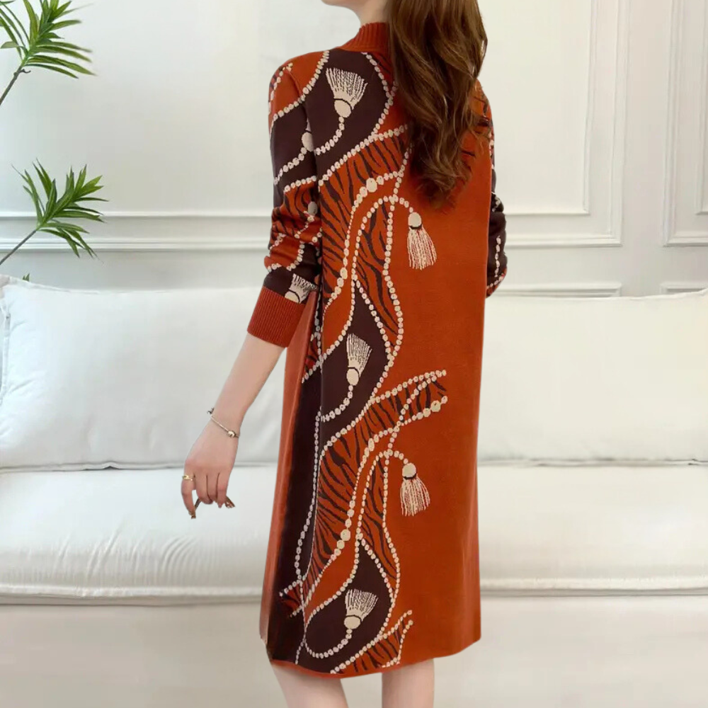 Beautifully Finished Dress in a Timeless Design