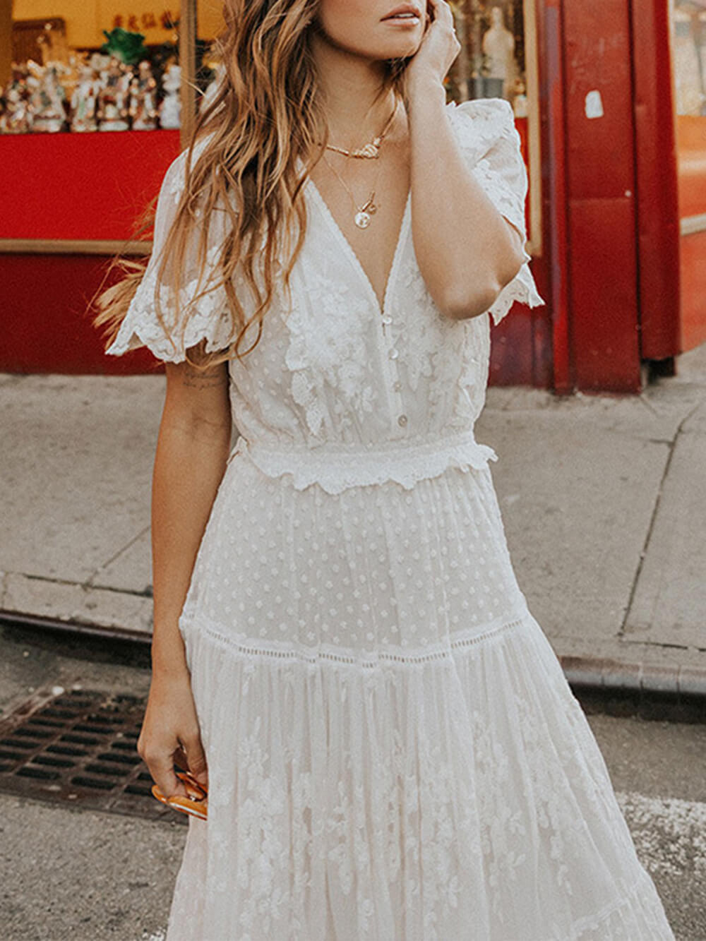Effortlessly Elegant Dress with a Timeless Design