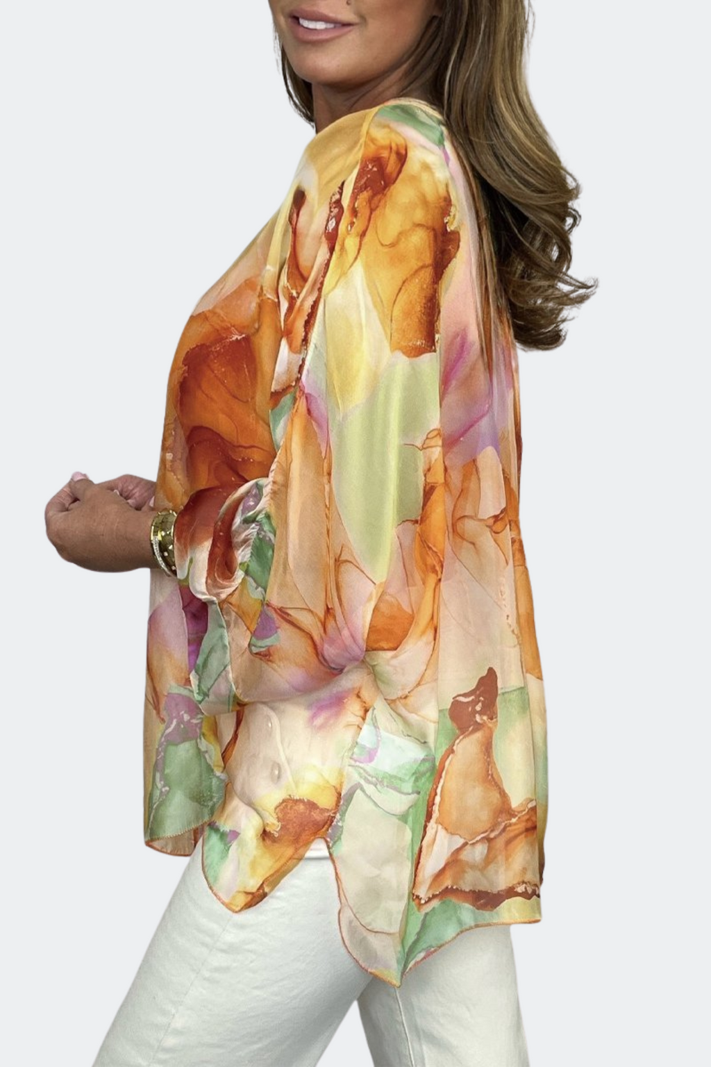Effortlessly Elegant Blouse with a Timeless Design