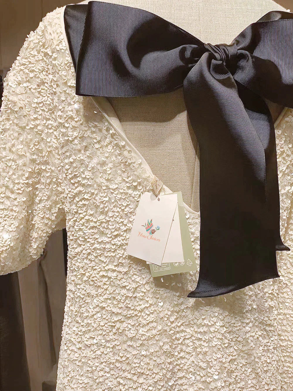 Beautifully Finished Dress in a Timeless Design
