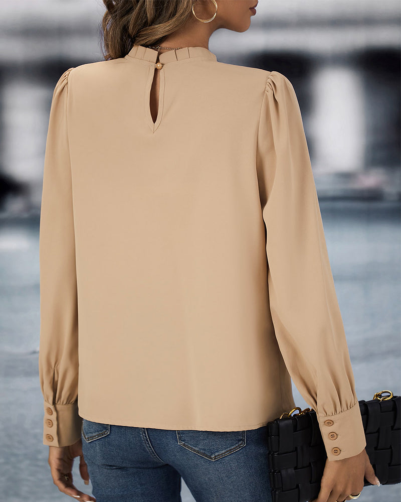 Well Tailored Blouse with a Graceful Silhouette