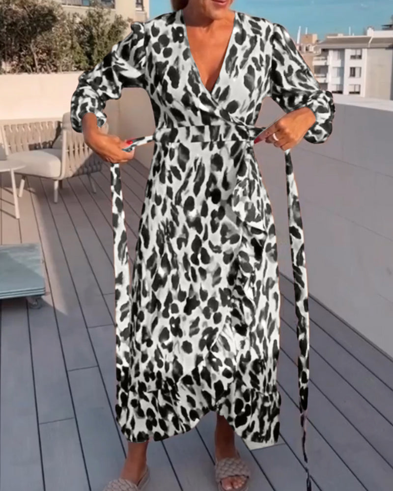 Gracefully Styled Dress for Any Occasion