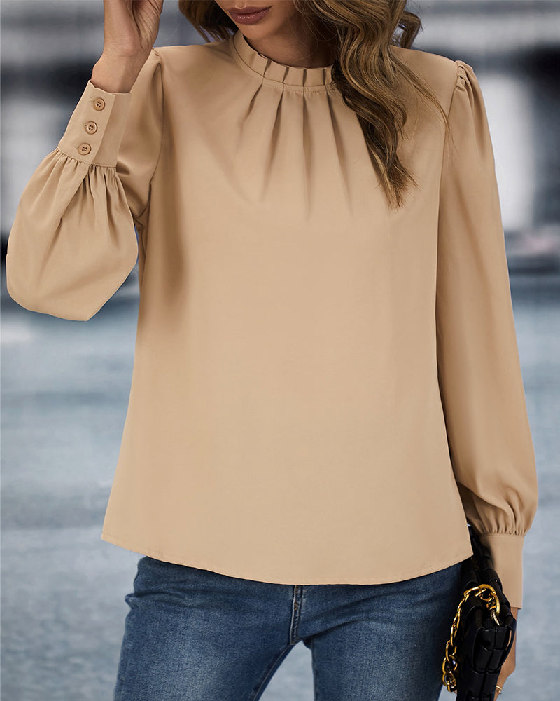 Well Tailored Blouse with a Graceful Silhouette