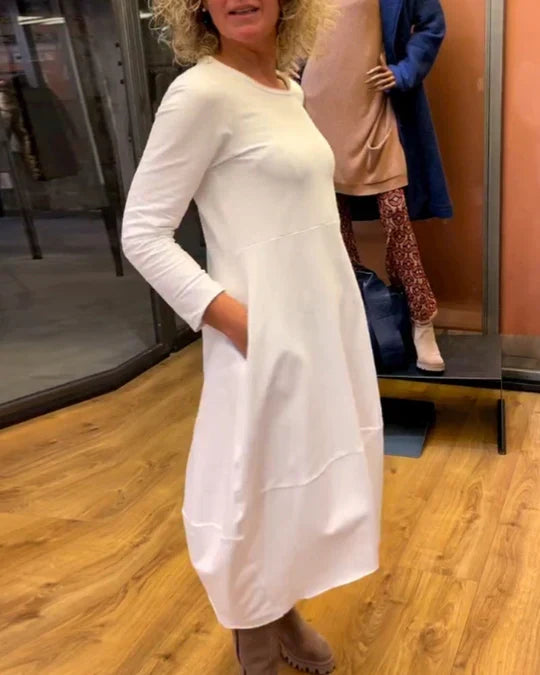 Well Tailored Dress with a Graceful Silhouette