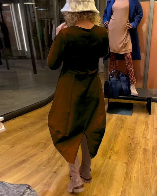 Well Tailored Dress with a Graceful Silhouette