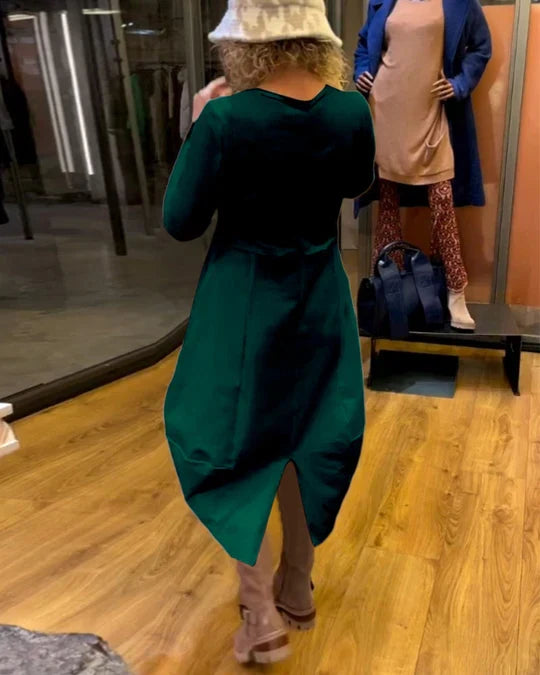 Effortlessly Elegant Dress with a Timeless Design