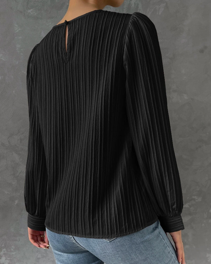 Effortlessly Elegant Blouse with a Timeless Design