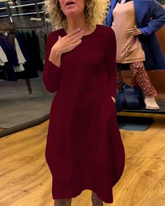 Well Tailored Dress with a Graceful Silhouette