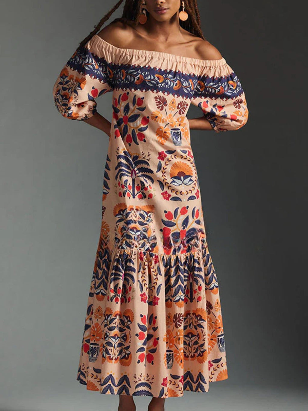 Effortlessly Elegant Dress with a Timeless Design