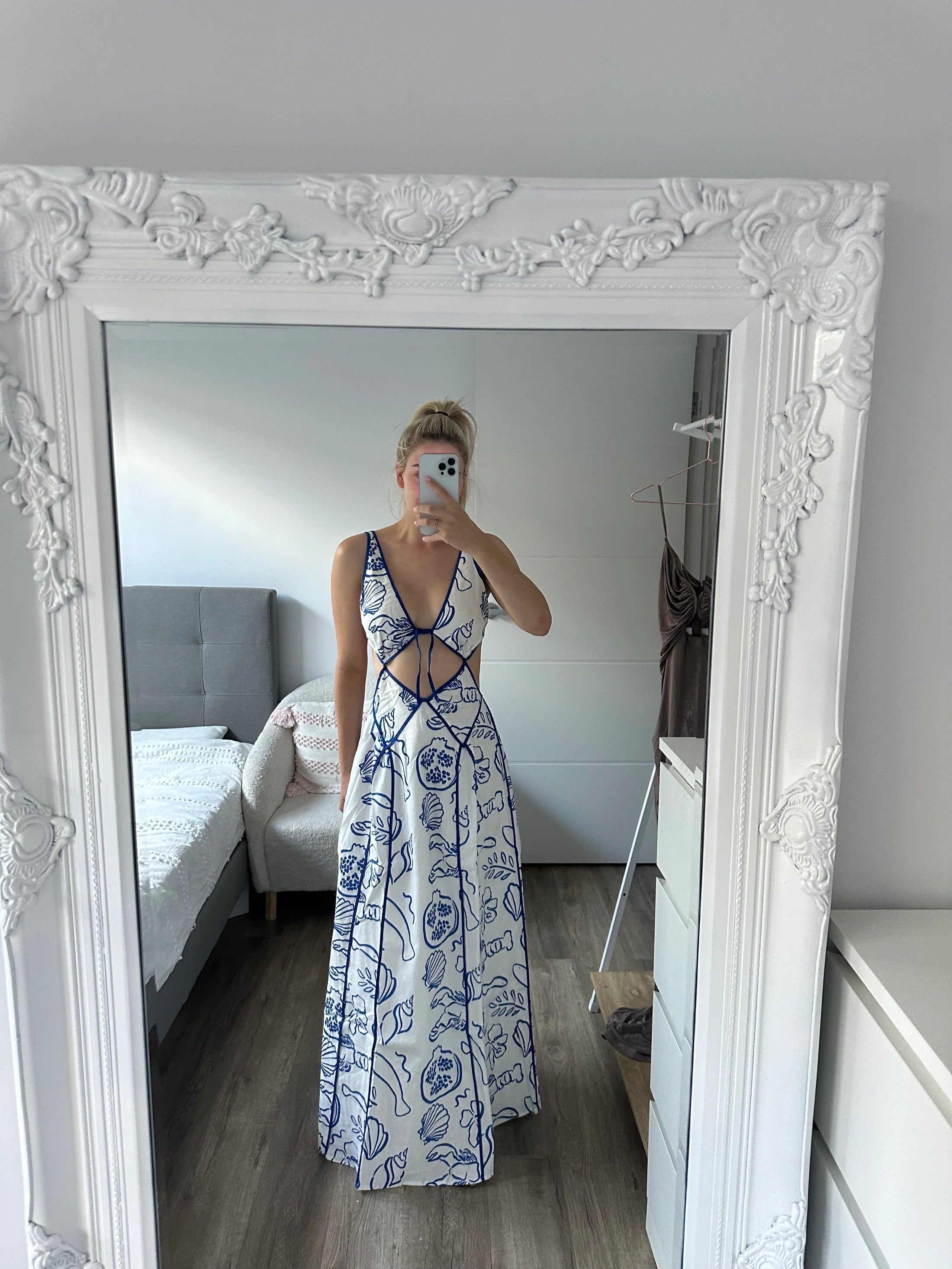 A Vintage Style Dress with Delicate Timeless Details