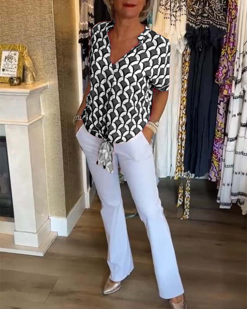 Well Tailored Blouse with a Graceful Silhouette