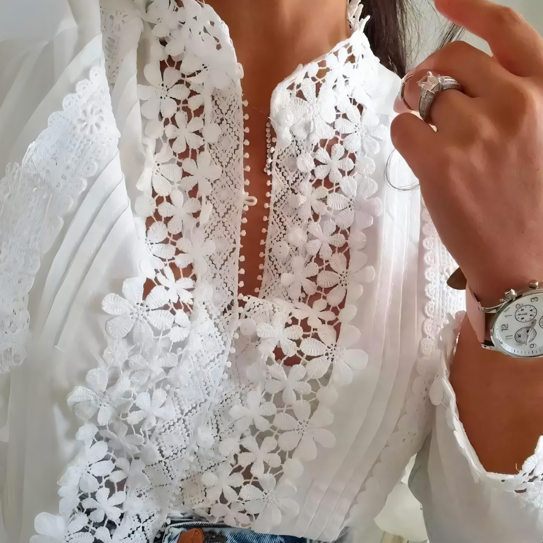 Well Tailored Blouse with a Graceful Silhouette