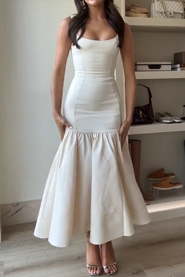 Beautifully Finished Dress in a Timeless Design