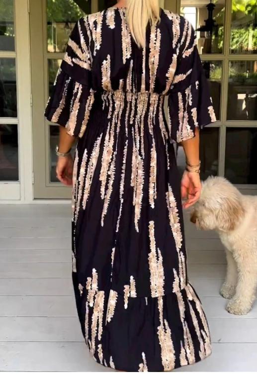 Effortlessly Elegant Dress with a Timeless Design