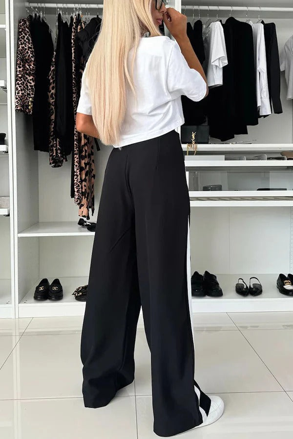 Effortlessly Elegant T-Shirt with a Timeless Design