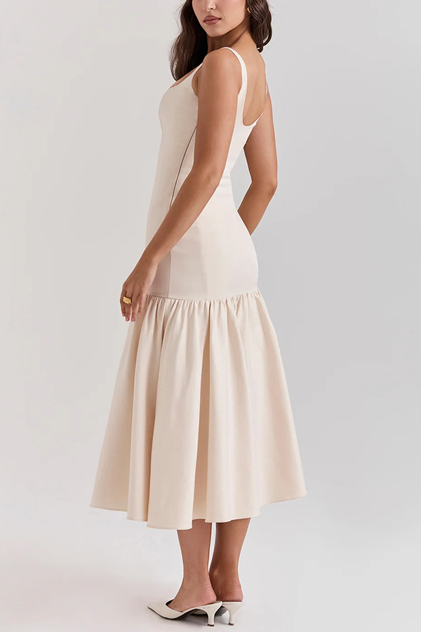 Beautifully Finished Dress in a Timeless Design