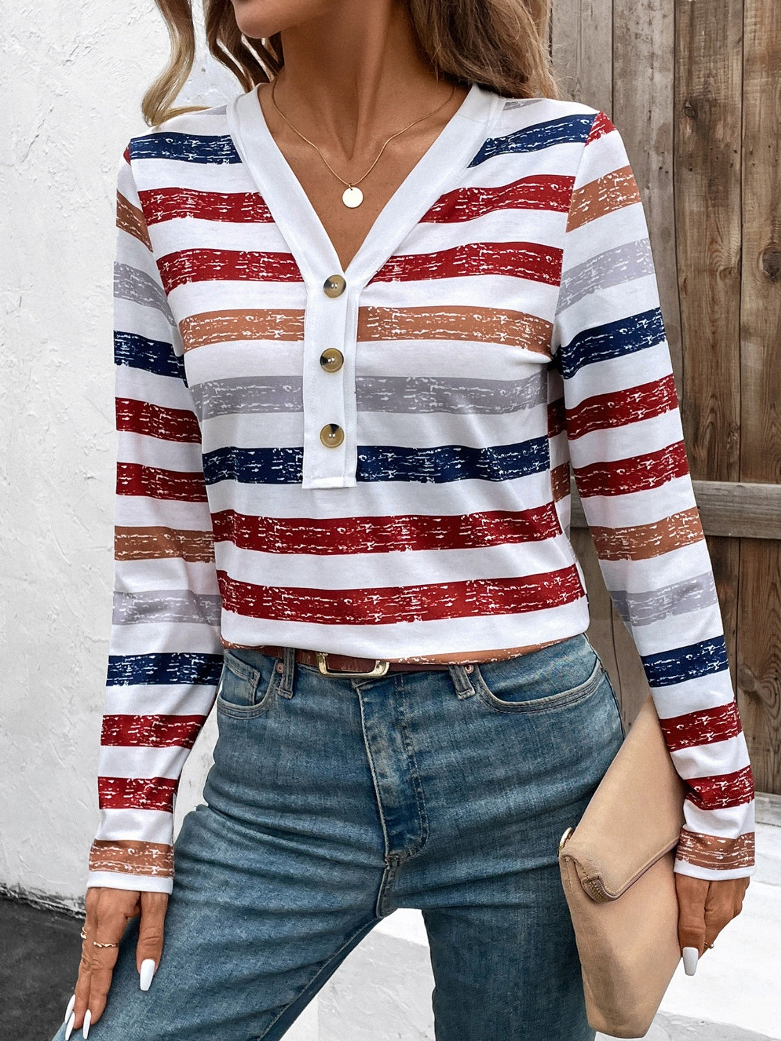 Effortlessly Elegant T-Shirt with a Timeless Design