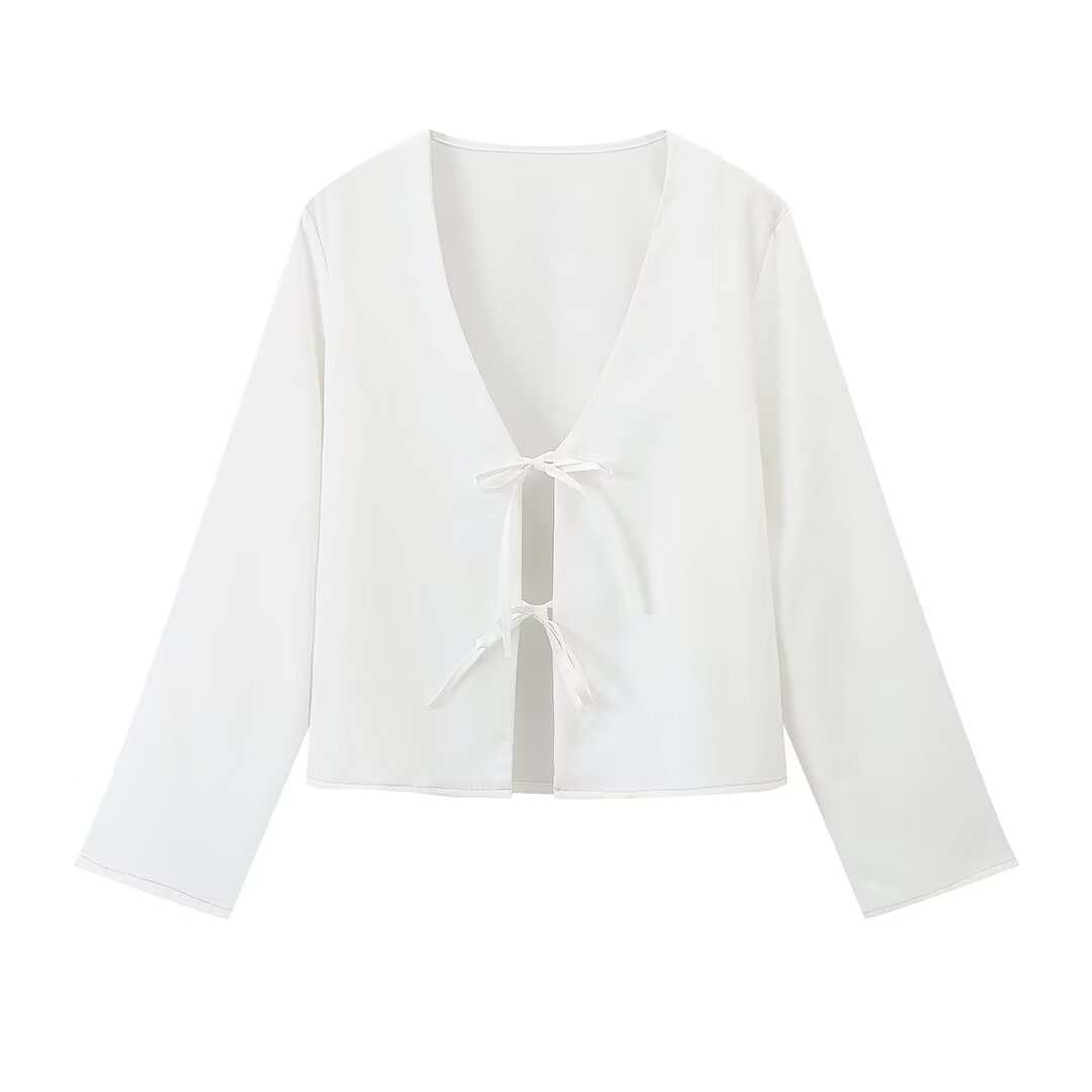 Effortlessly Elegant Blouse with a Timeless Design