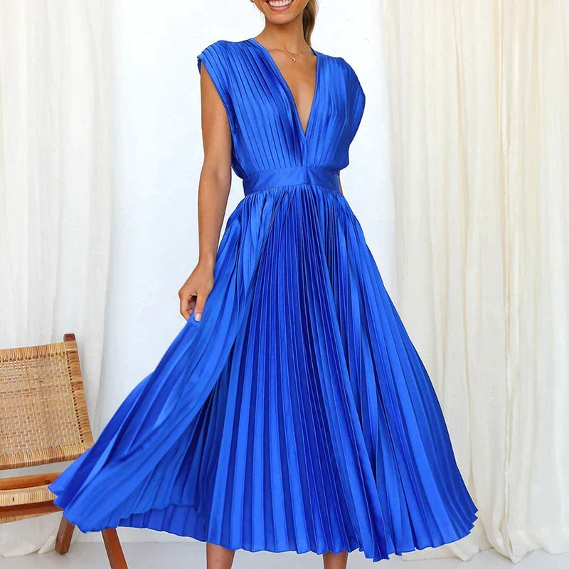 Classic Vintage Dress with a Flattering Fit