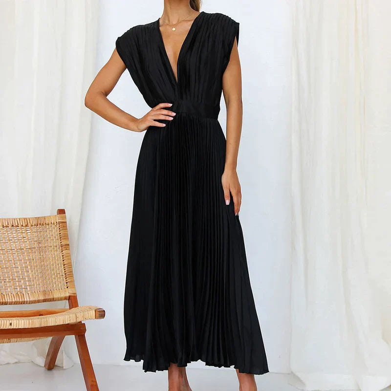 Classic Vintage Dress with a Flattering Fit