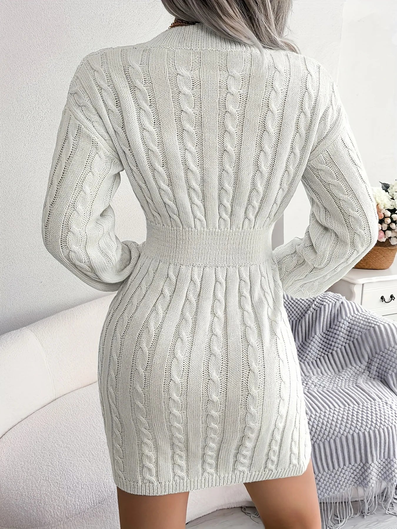 Well Tailored Dress with a Graceful Silhouette