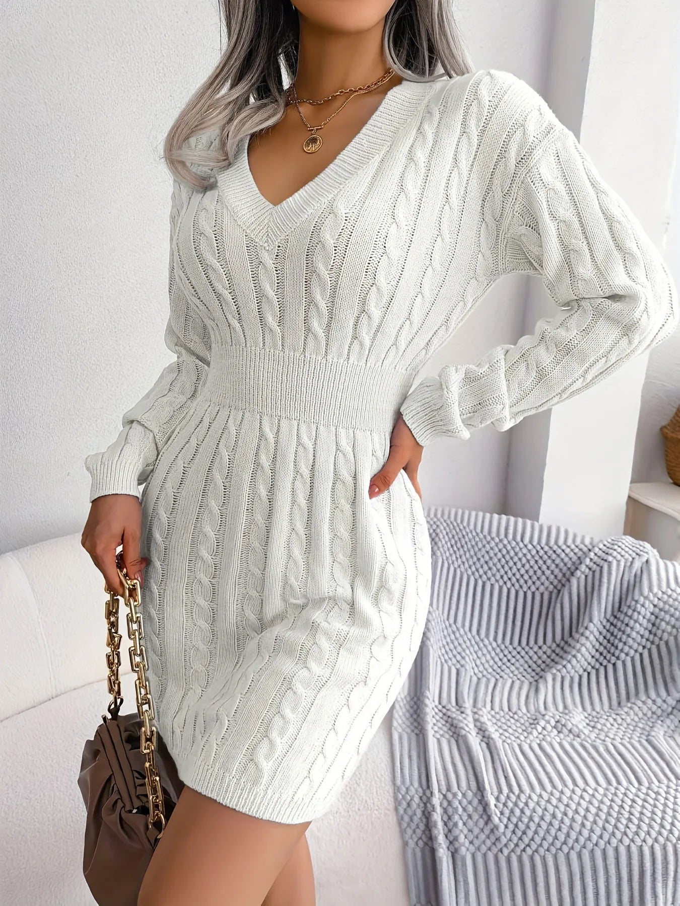 Well Tailored Dress with a Graceful Silhouette