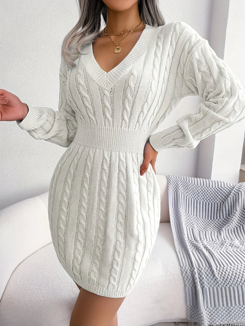 Well Tailored Dress with a Graceful Silhouette