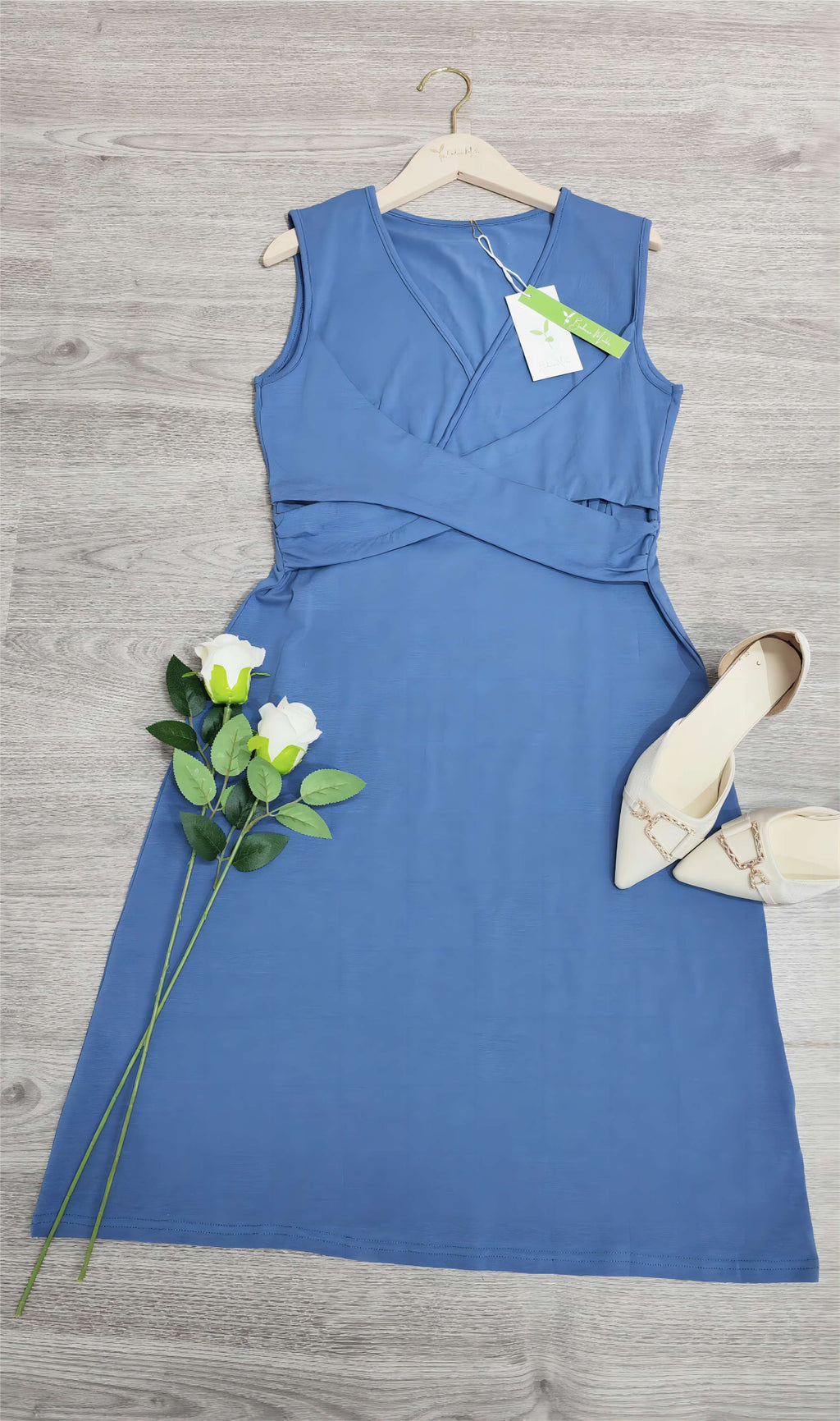 Sophisticated Dress with a Clean Classic Look