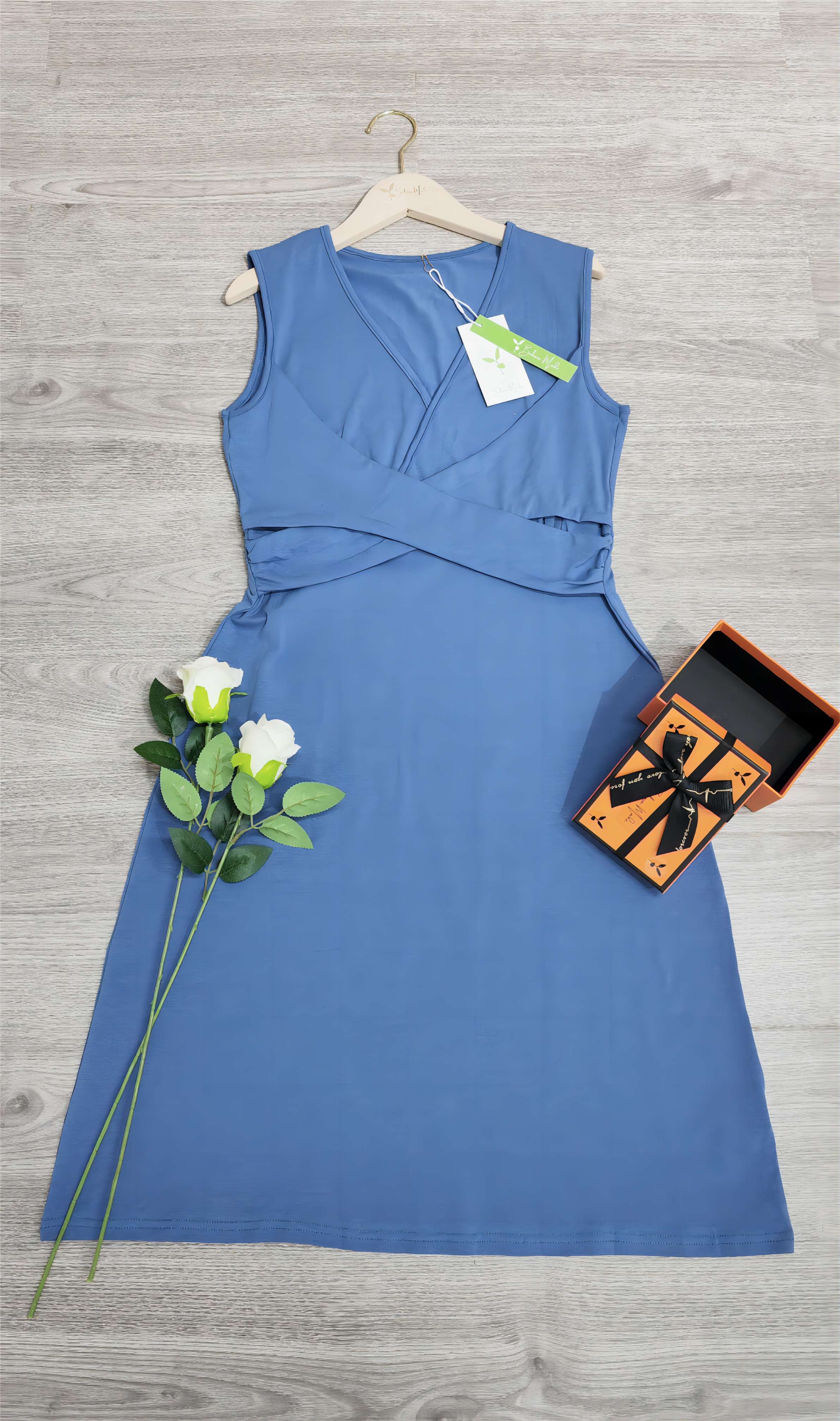 Sophisticated Dress with a Clean Classic Look