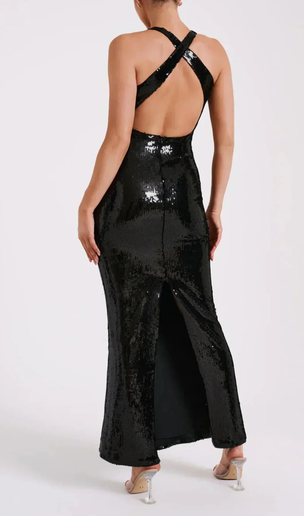 Gracefully Styled Dress for Any Occasion